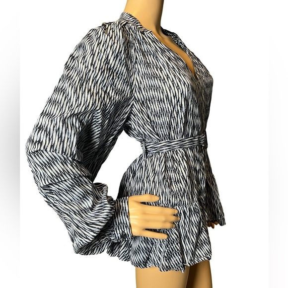 Banana Republic Factory Long Sleeve Belted Tiered ruffle hem Blouse Size Small - Picture 5 of 9